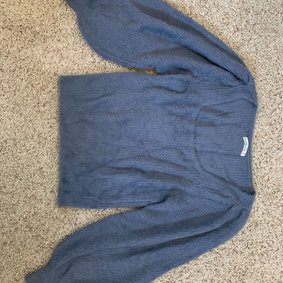 Abercrombie and Fitch Eyelash Square-Collar Sweate - Picture 1 of 3